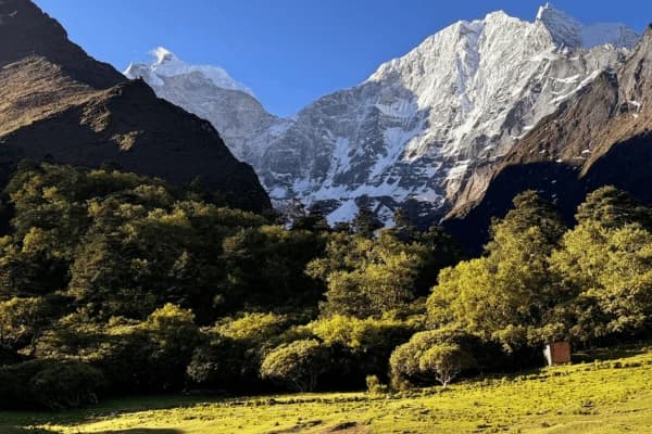 Annapurna-Base-Camp-mountain-landscape