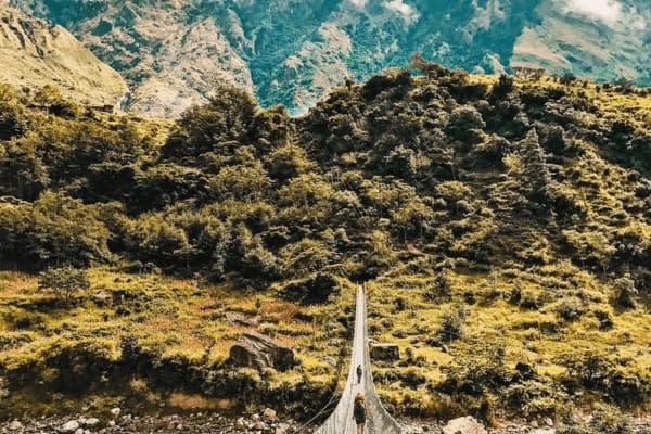 hanging brdige on the way to manaslu circuit trek
