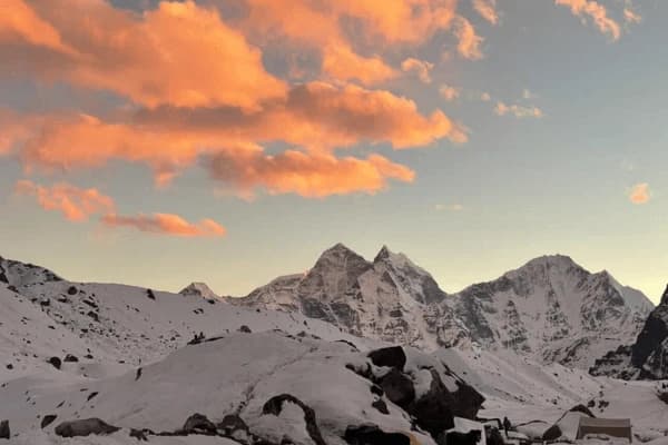 The view of mountain on the way to Everest Base Camp Trek