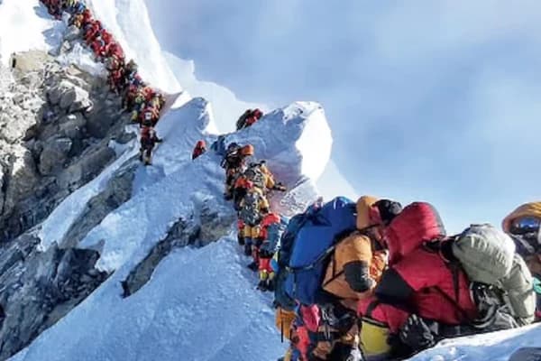 Nepal Increases Everest Climbing Permit to $15,000