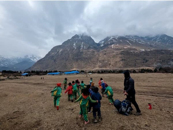 School Childrens On Manaslu Regoin 1