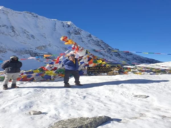 Group Trekking to Manalsu Circuit Larkya La Pass